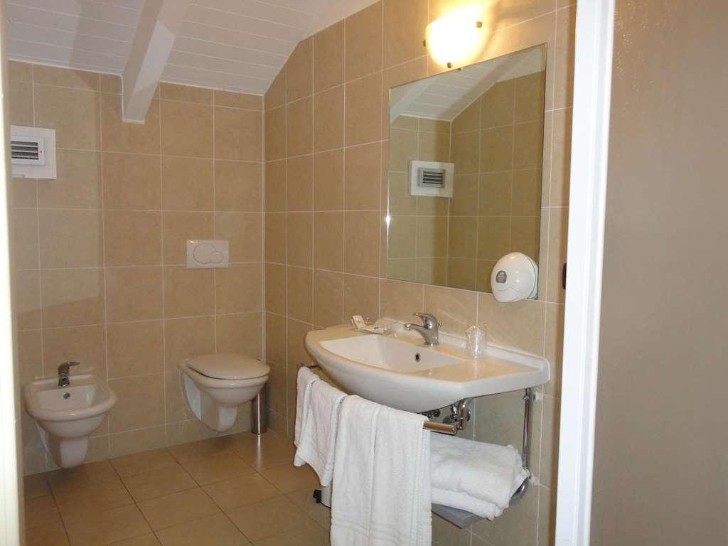 Hotel Vazzana Volpiano Zimmer foto