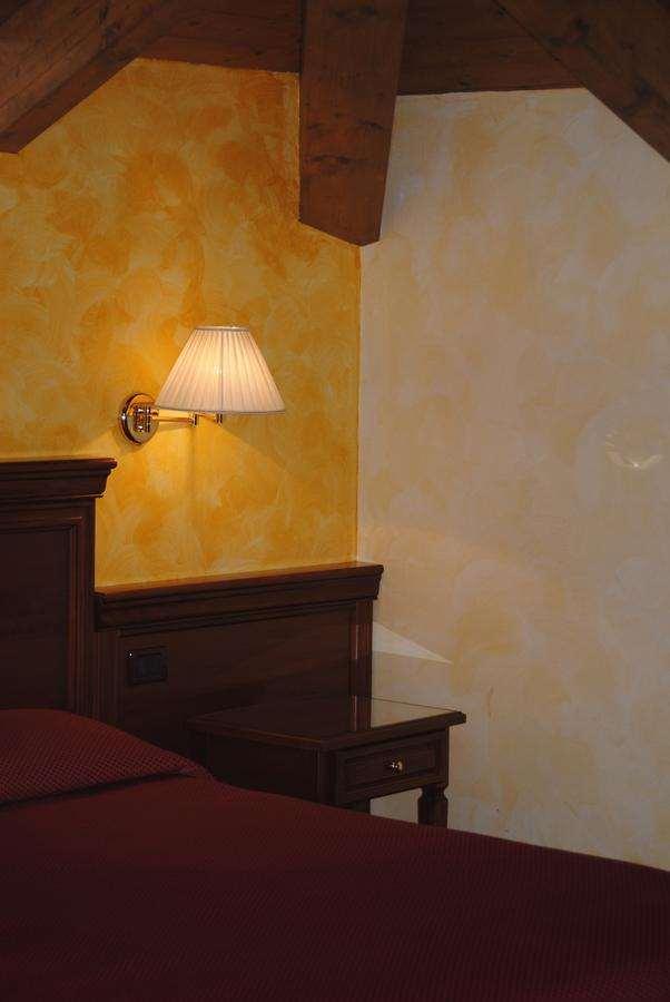 Hotel Vazzana Volpiano Zimmer foto