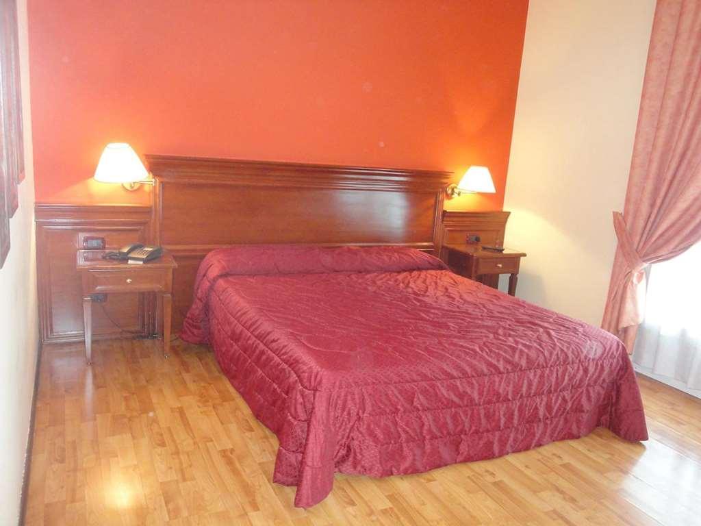 Hotel Vazzana Volpiano Zimmer foto