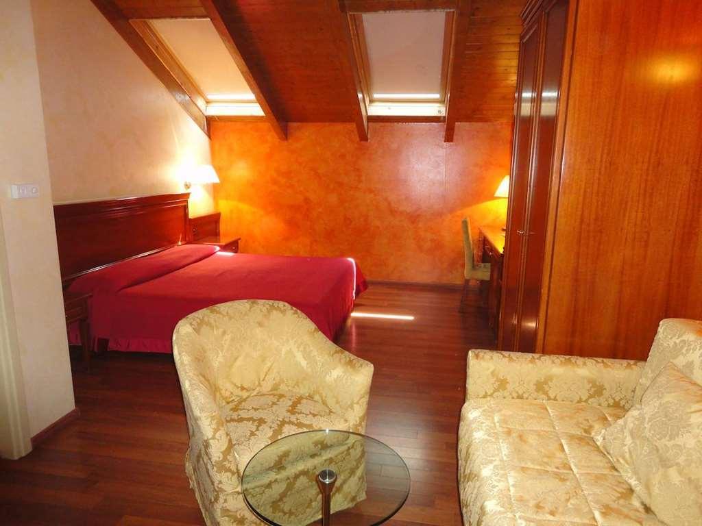 Hotel Vazzana Volpiano Zimmer foto